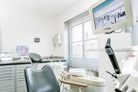 Имплантация зубов в Мюнхене